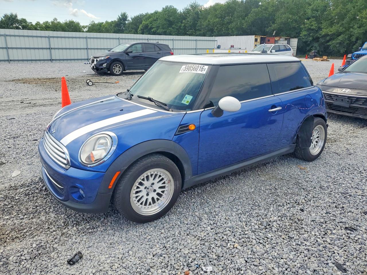 2012 MINI Hardtop, VIN WMWSU3C58CT259793 — Зад