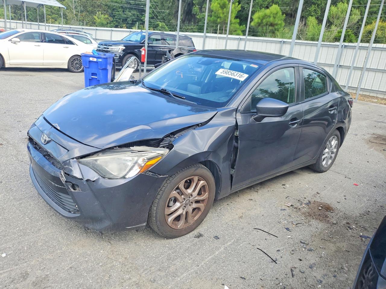 2017 Toyota Yaris, VIN 3MYDLBYV1HY162470 — Front end
