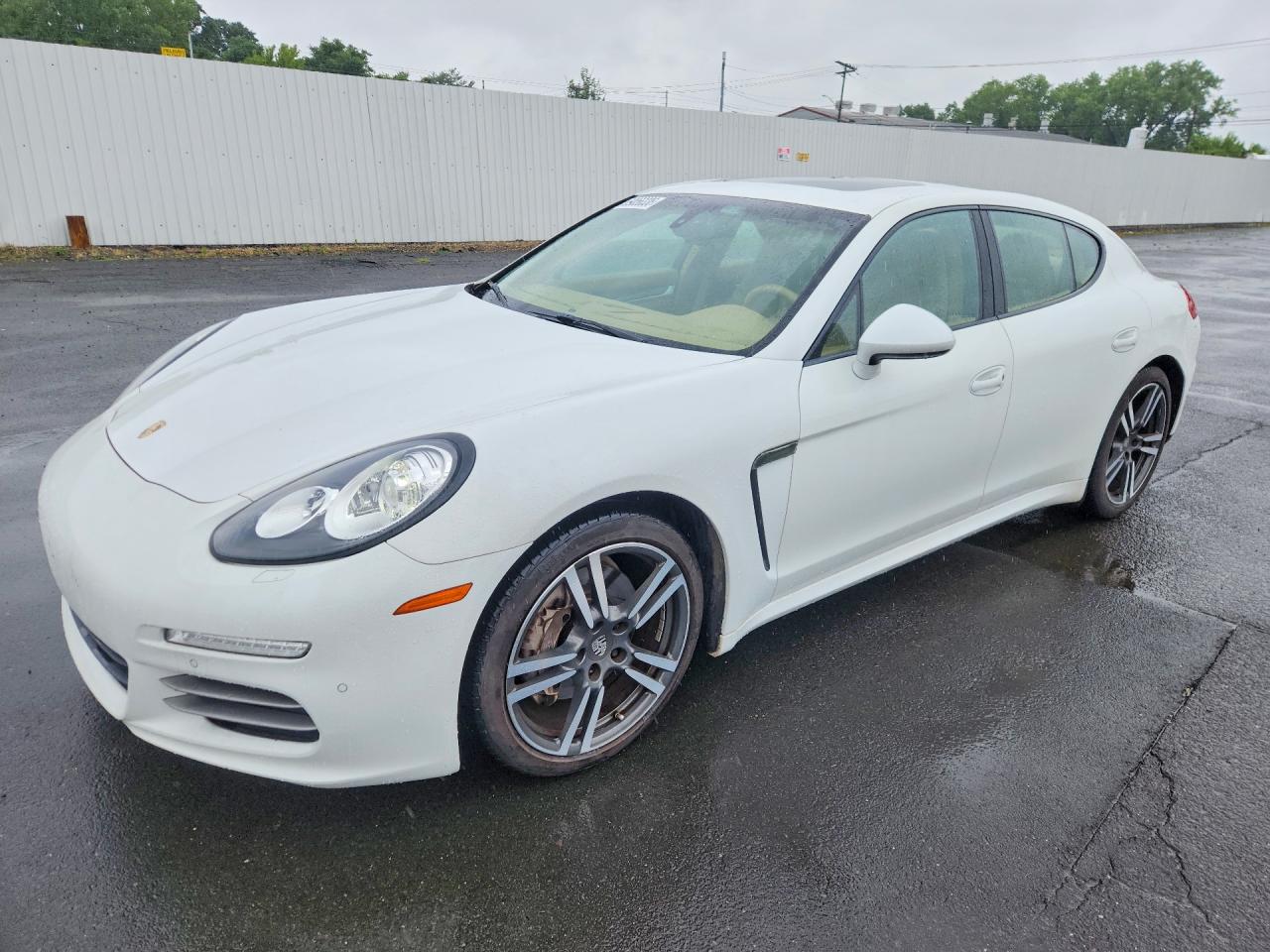 2015 Porsche Panamera 4, VIN WP0AA2A79FL004998 — Minor dents and scratches