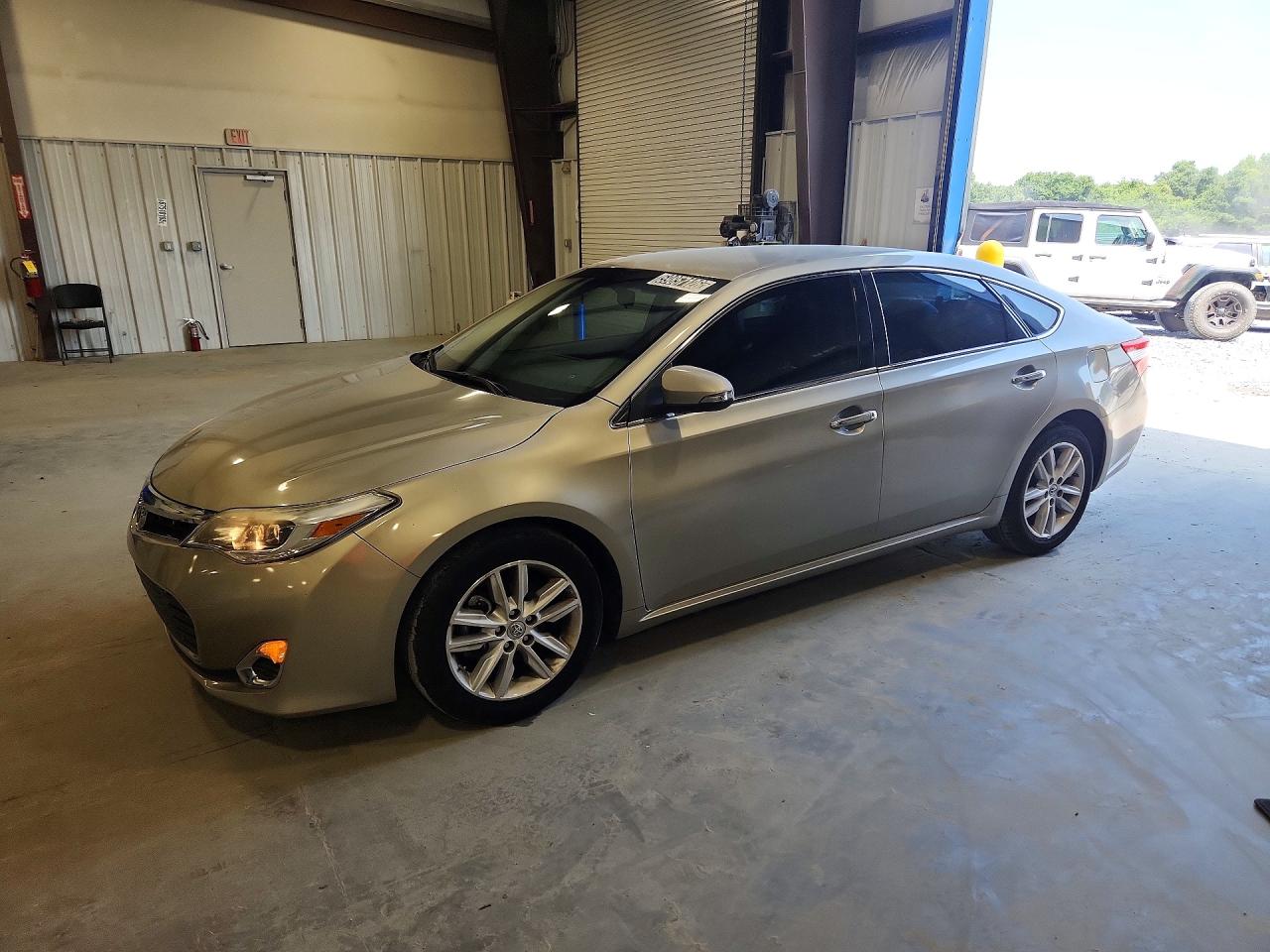2015 Toyota Avalon XLE, VIN 4T1BK1EB1FU190505 — Normal wear