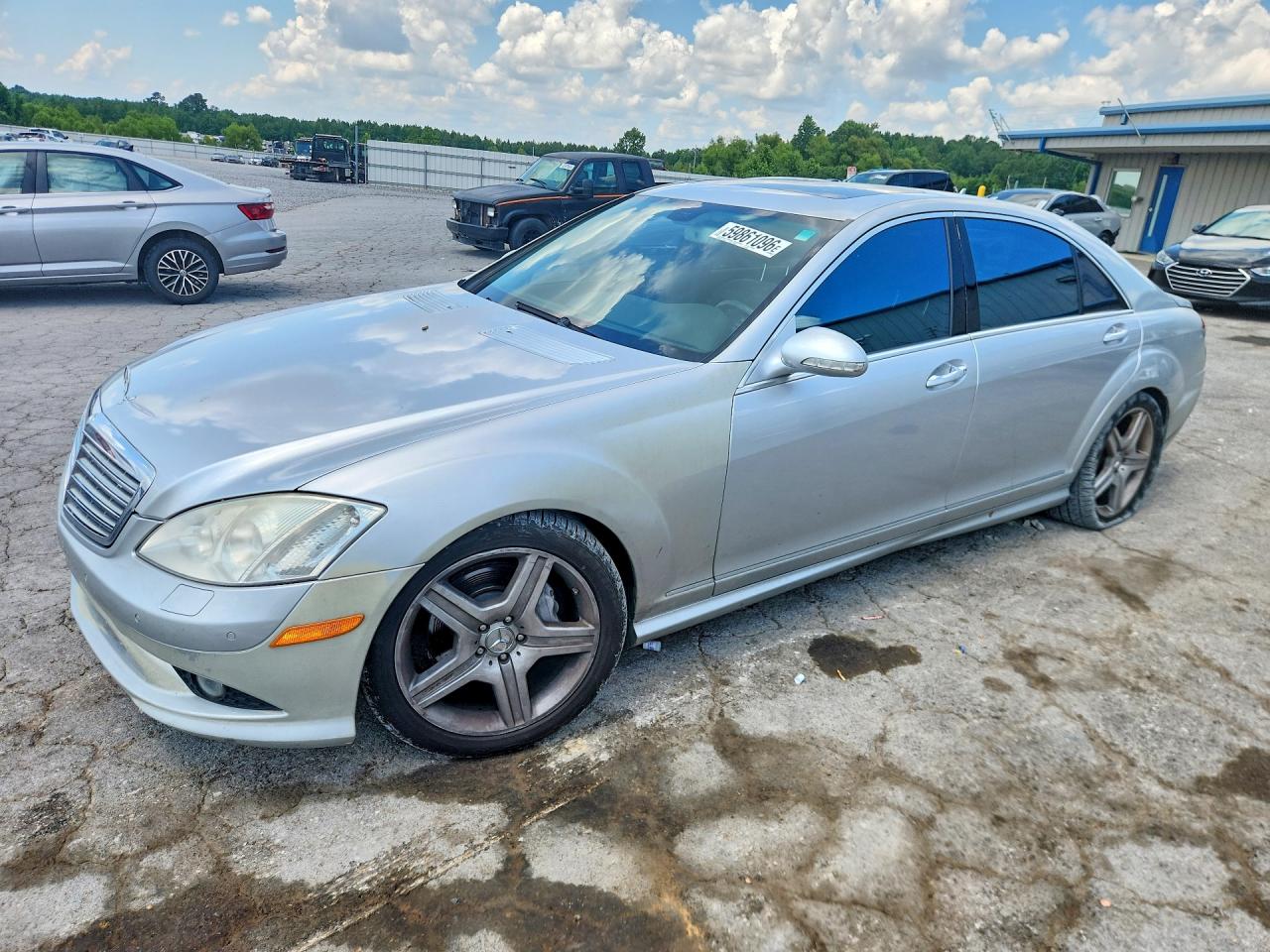 2009 Mercedes-Benz S 550, VIN WDDNG71XX9A246041 — Side