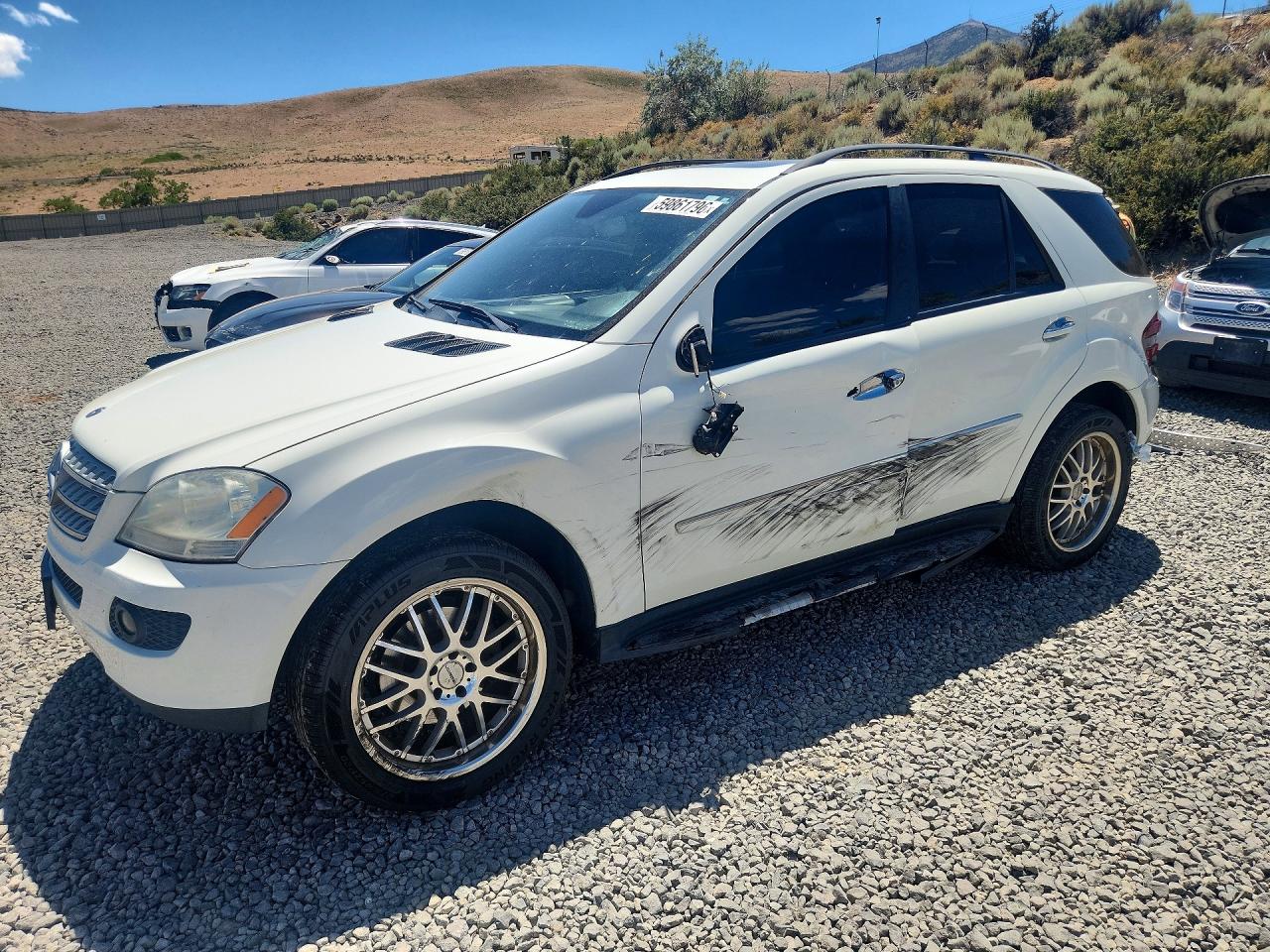 2008 Mercedes-Benz M 350, VIN 4JGBB86E18A347570 — Side