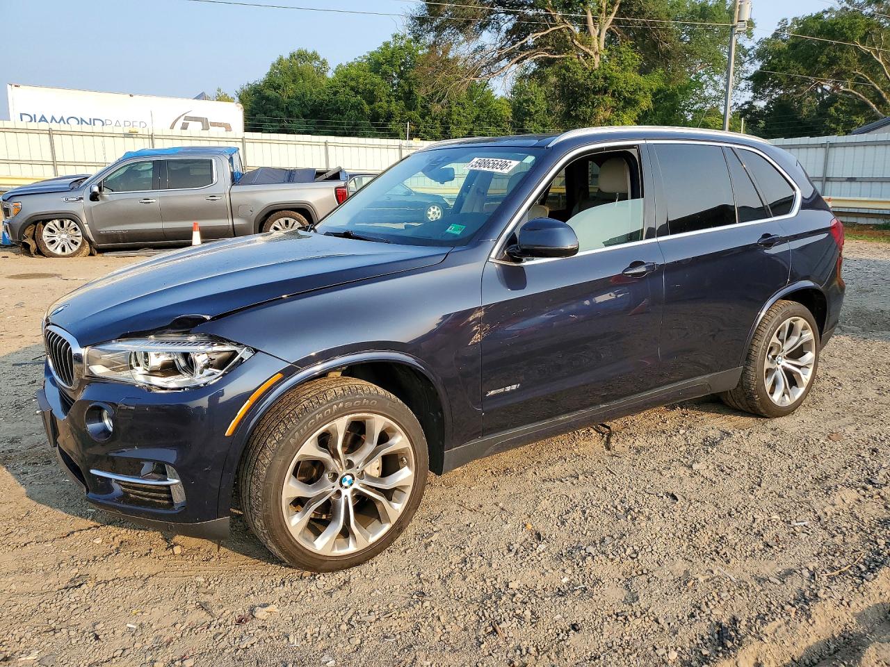 2015 BMW X5 xDrive35i, VIN 5UXKR0C54F0K62343 — Front end