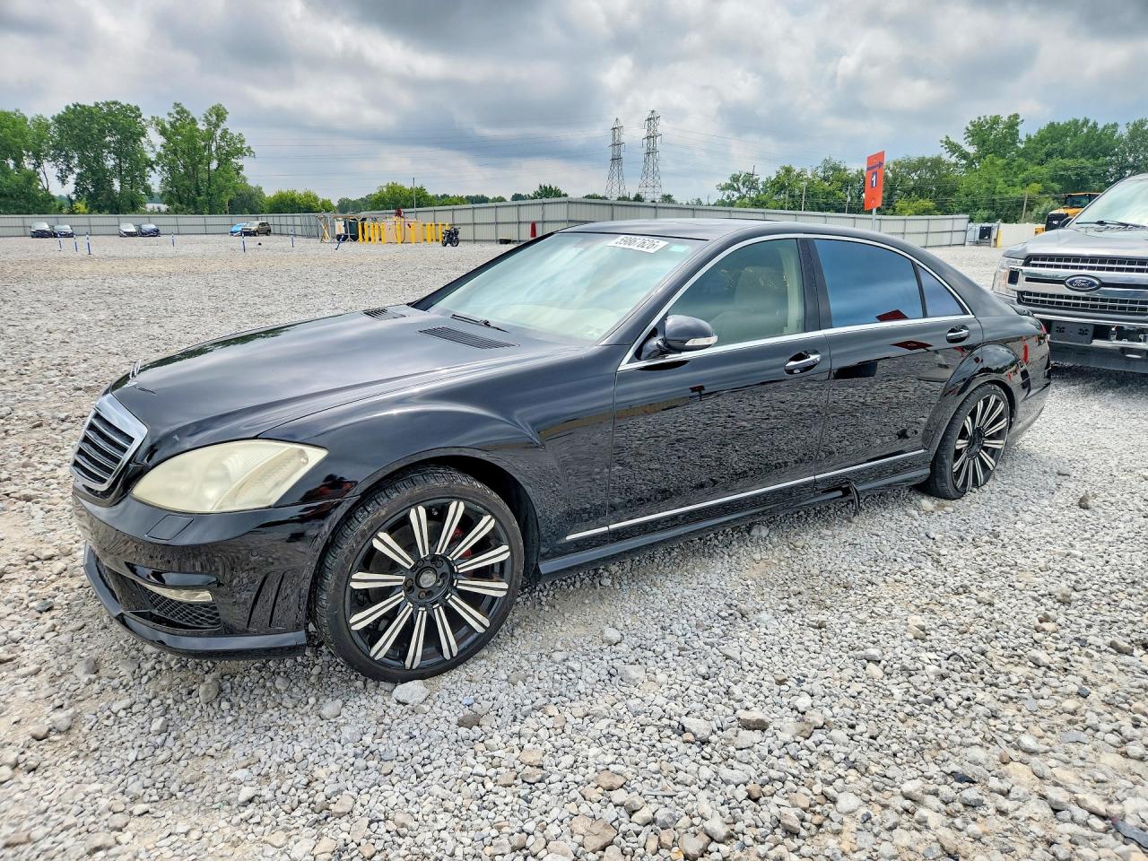 2009 Mercedes-Benz S 550, VIN WDDNG71XX9A241227 — Minor dents and scratches