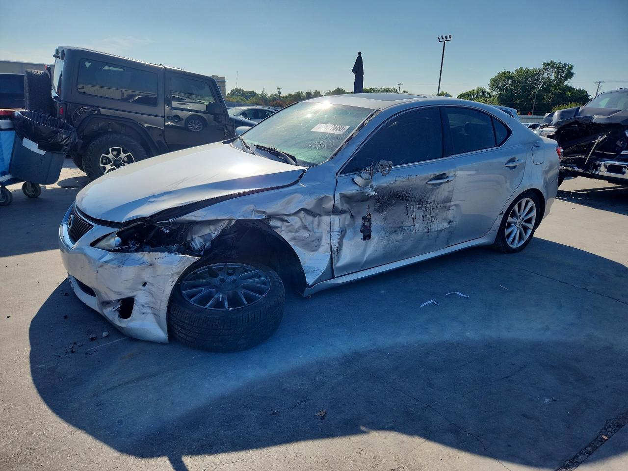 2009 Lexus IS 250, VIN JTHBK262X92086652 — Front end