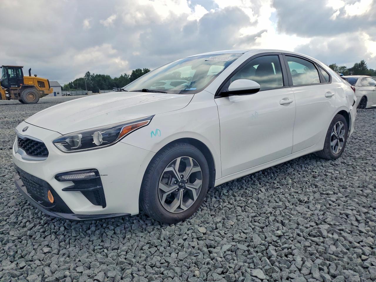 2021 Kia Forte LXS, VIN 3KPF24AD1ME392254 — Rear end