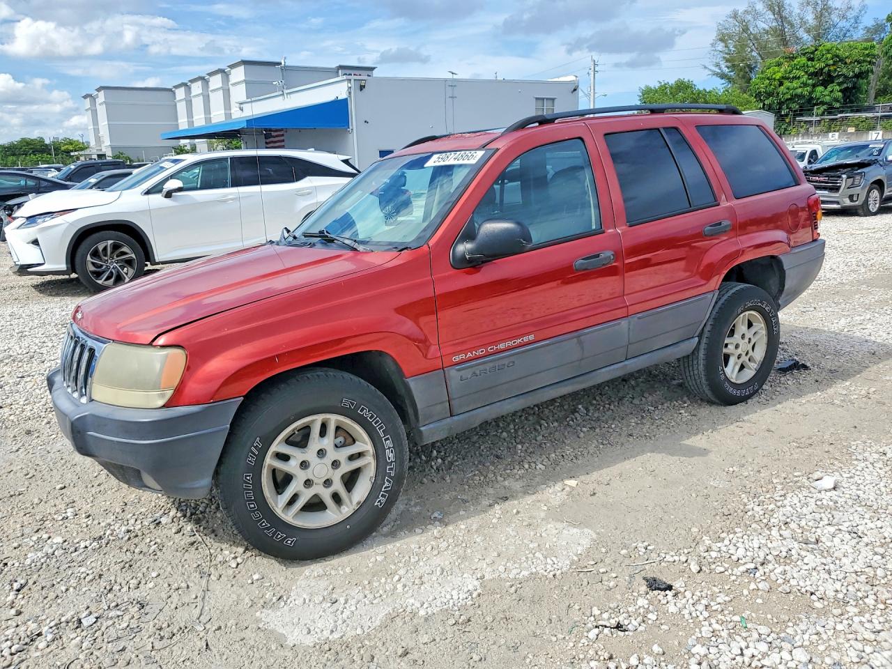2003 Jeep Grand Cherokee Laredo, VIN 1J4GX48N03C539023 — Front end