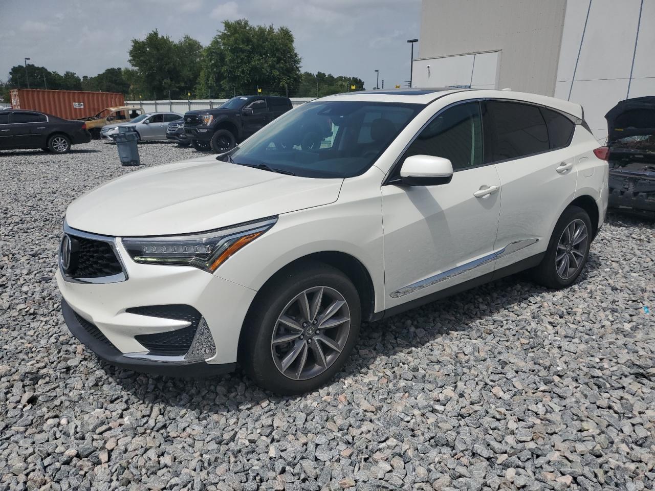 2019 Acura RDX Technology, VIN 5J8TC2H56KL041610 — Minor dents and scratches
