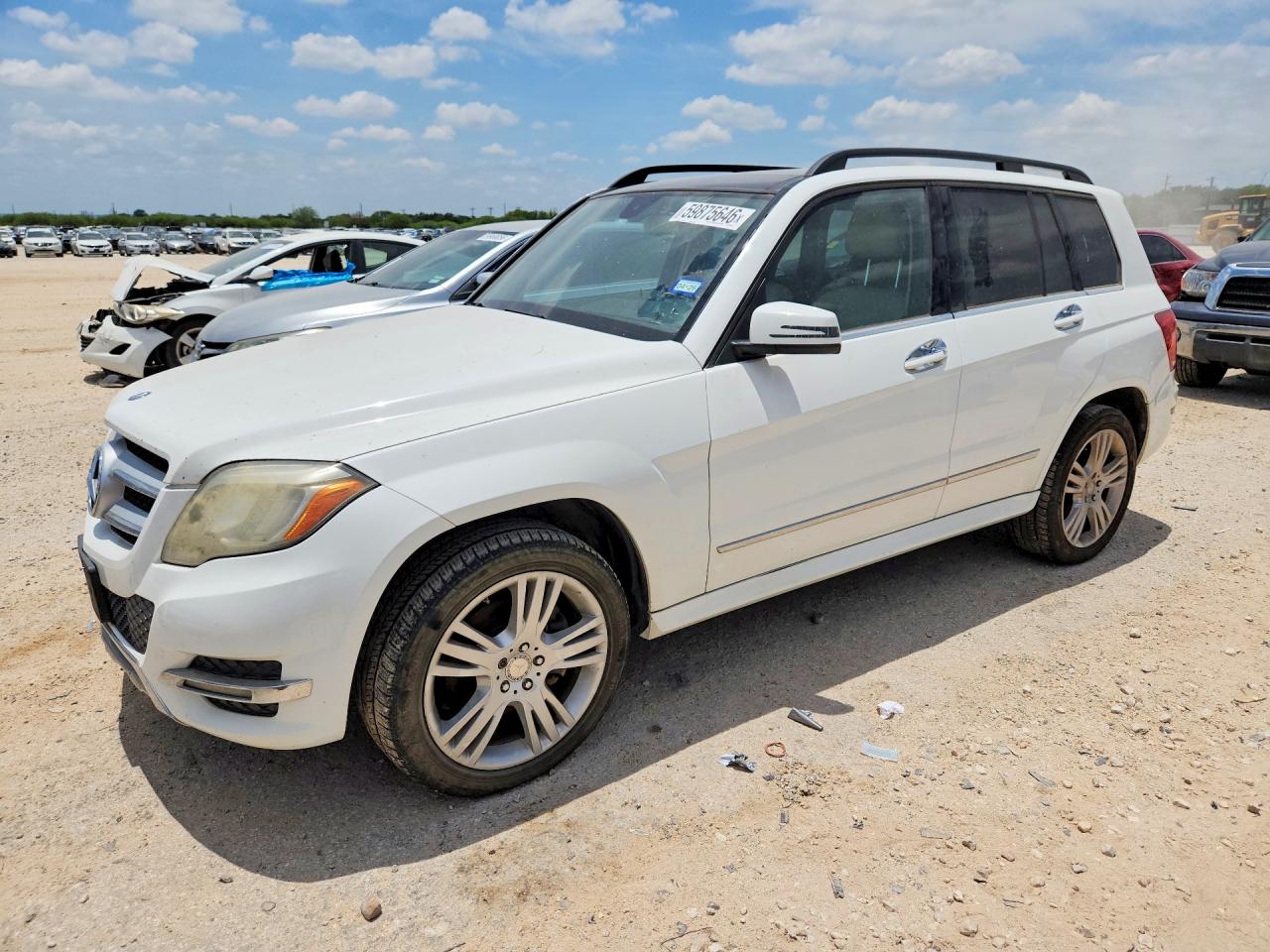 2014 Mercedes-Benz GLK 250, VIN WDCGG0EB6EG224824 — Minor dents and scratches