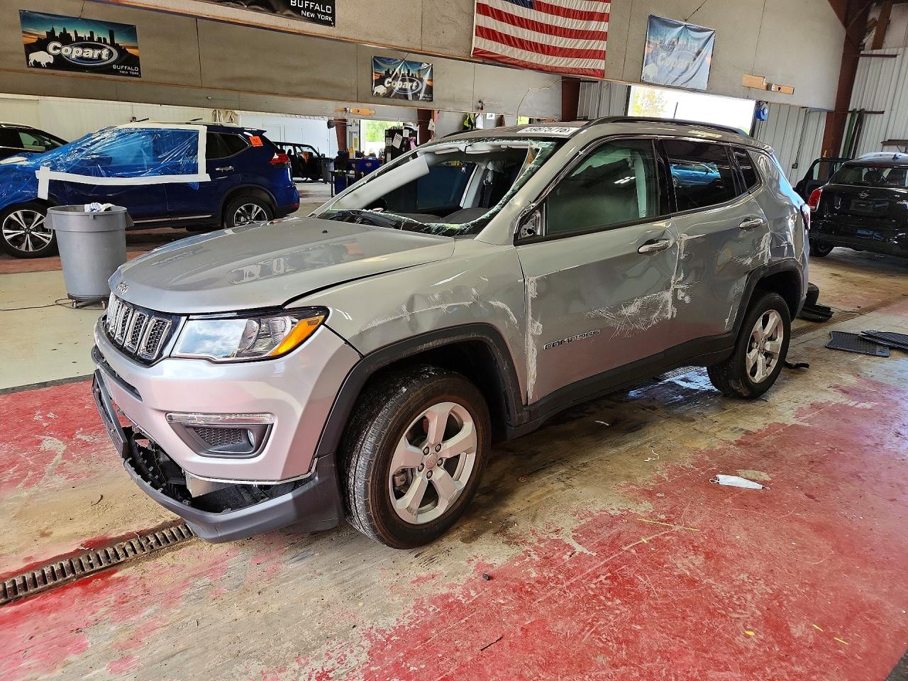 2021 Jeep Compass Latitude, VIN 3C4NJDBB5MT557178 — Фото с аукциона 1 of 4