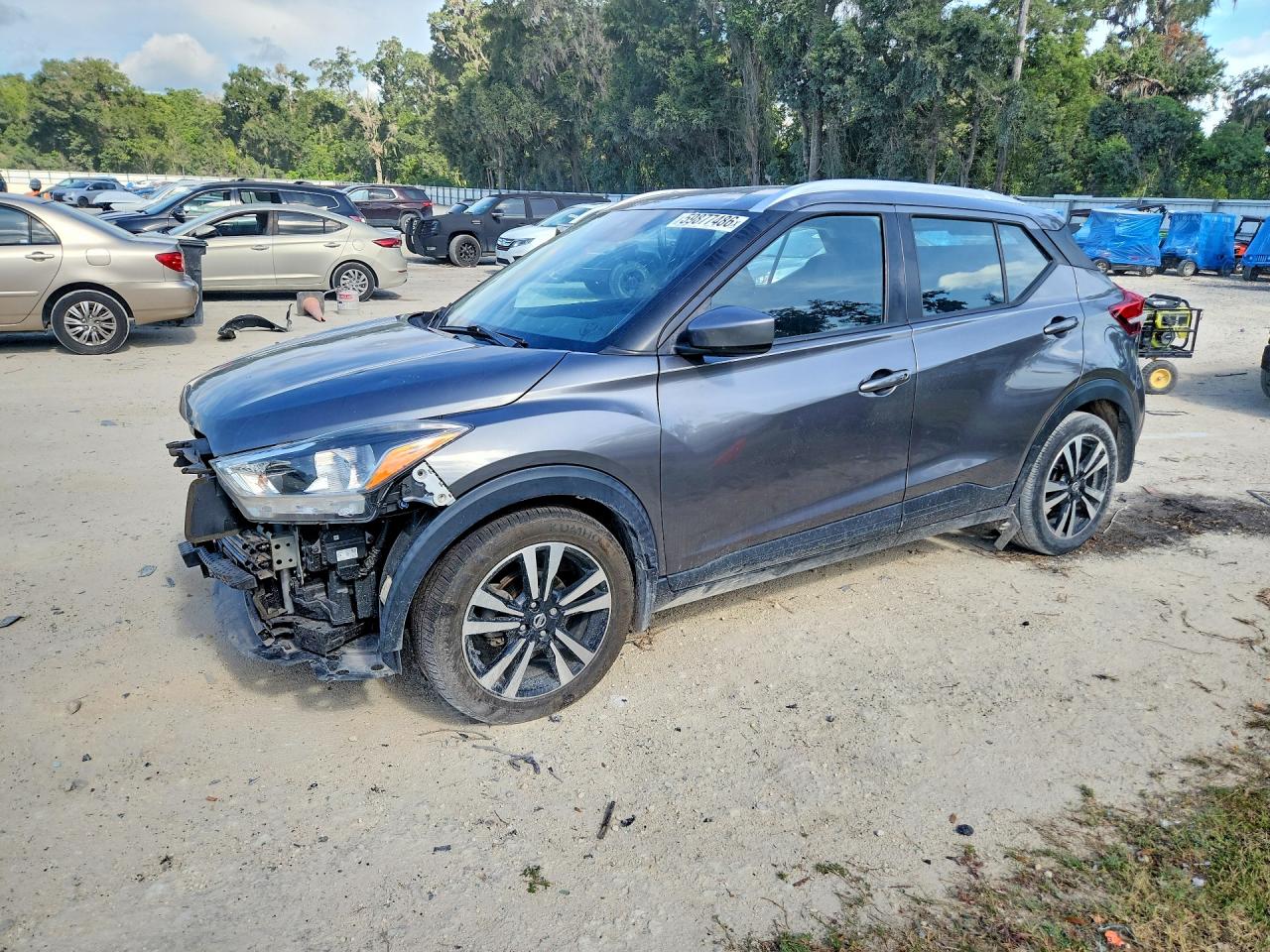 2020 Nissan Kicks SV, VIN 3N1CP5CV7LL549461 — Front end