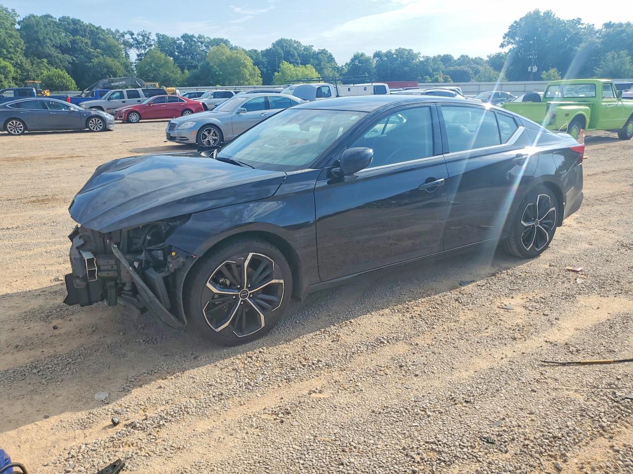 2023 Nissan Altima SR, VIN 1N4BL4CV7PN331630 — Front end