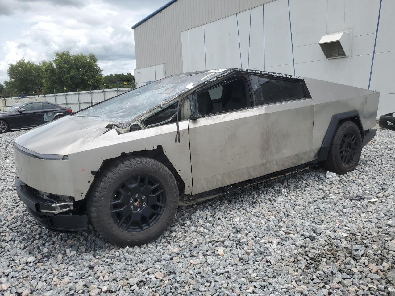 2024 Tesla Cybertruck Cyberbeast, VIN 7G2CEHEE3RA017028 — Перед