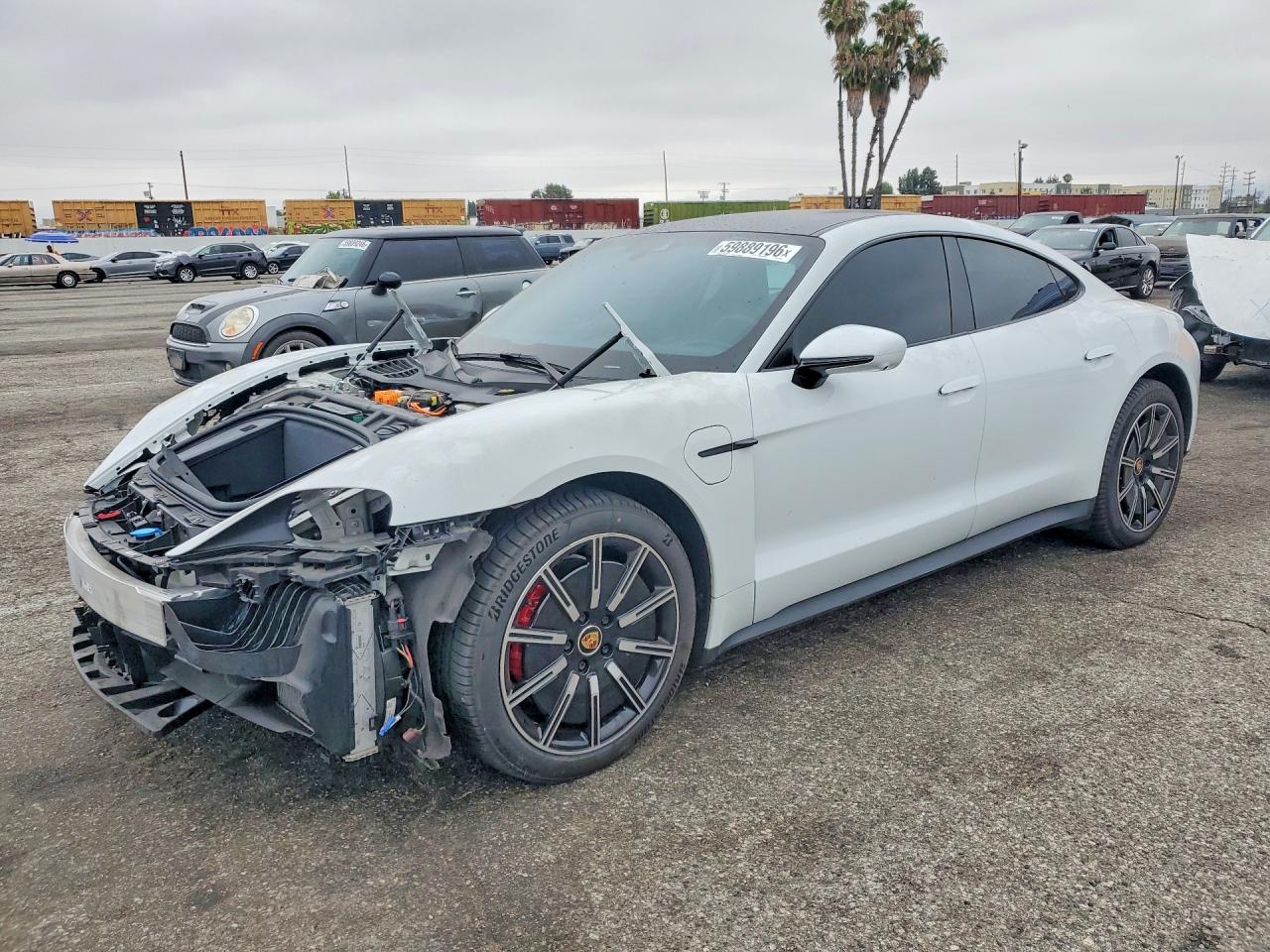 2020 Porsche Taycan 4S, VIN WP0AB2Y18LSA51961 — Перед