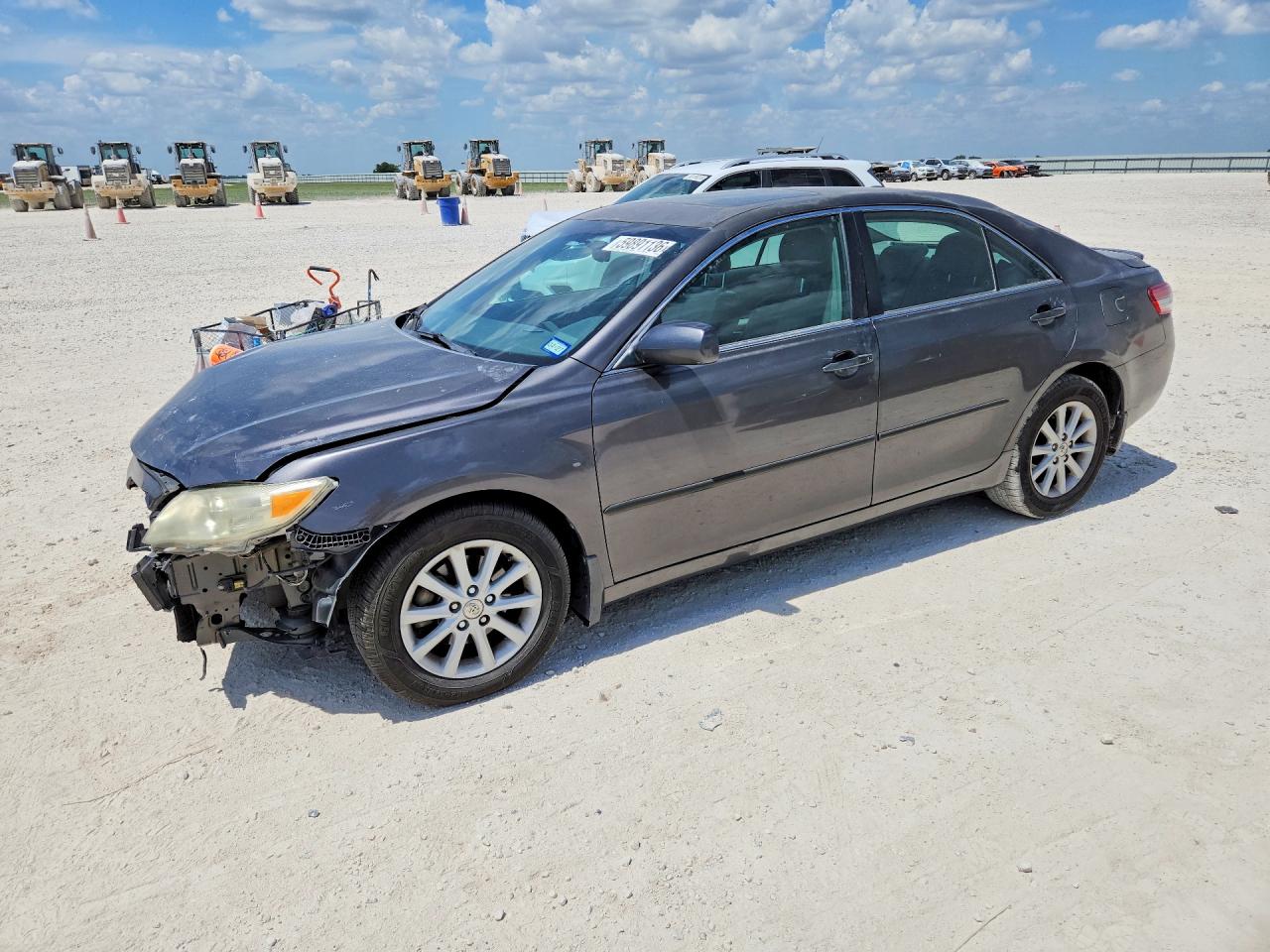2011 Toyota Camry XLE, VIN 4T4BF3EK7BR201202 — Front end