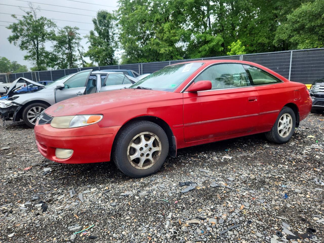 2000 Toyota Solara SE, VIN 2T1CG22P9YC262826 — Front end