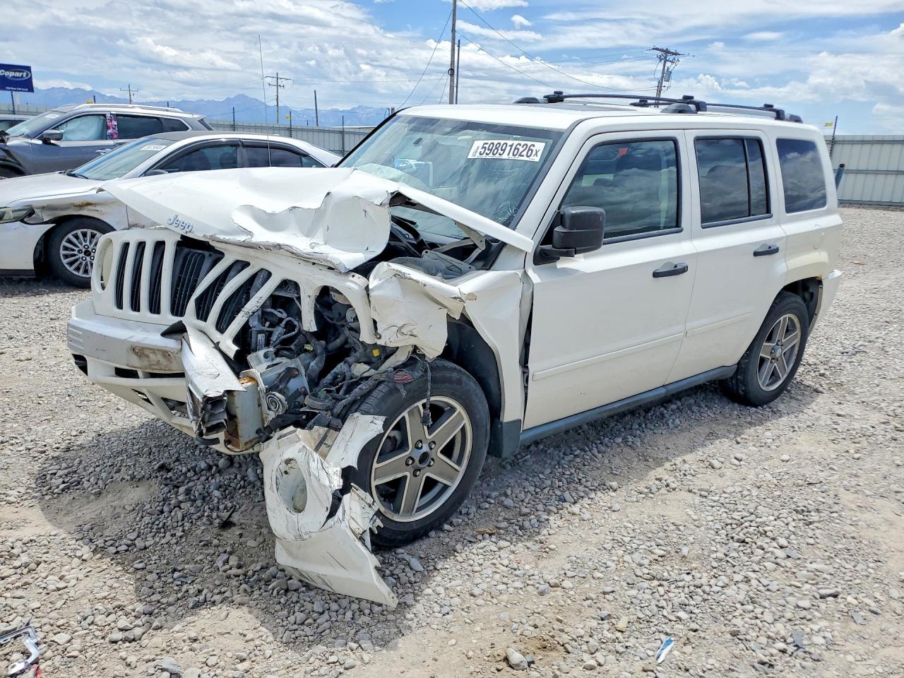 2007 Jeep Patriot Limited, VIN 1J8FF48WX7D330359 — Front end