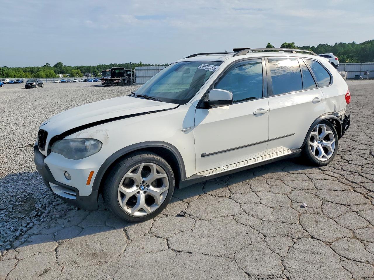 2007 BMW X5 4.8i, VIN 5UXFE83537LZ44271 — Rear end