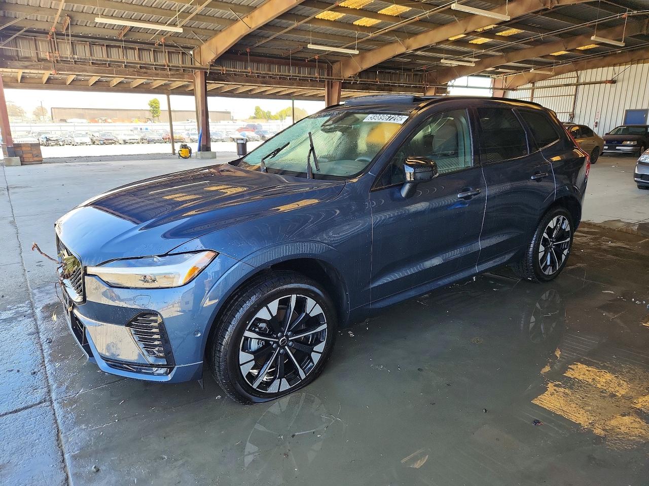 2026 Volvo XC60 Plus, VIN YV4M12RC2T1471456 — Side