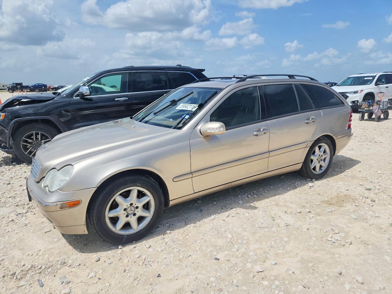 2002 Mercedes-Benz C 230/260/280/320, VIN WDBRH64J72F156914 — Front end