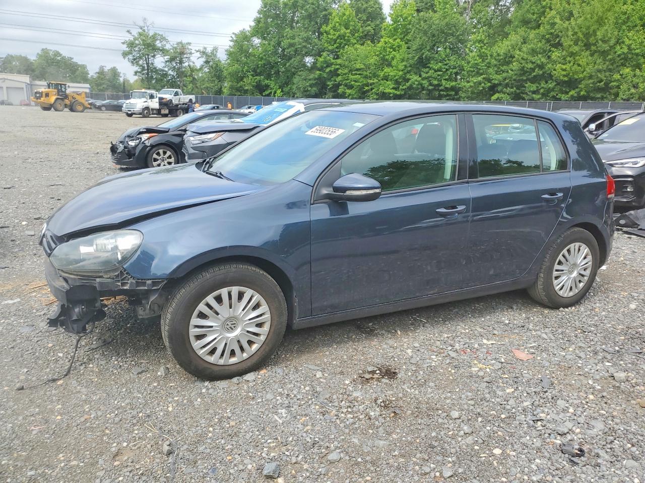 2013 Volkswagen Golf, VIN WVWDB7AJ3DW135830 — Front end
