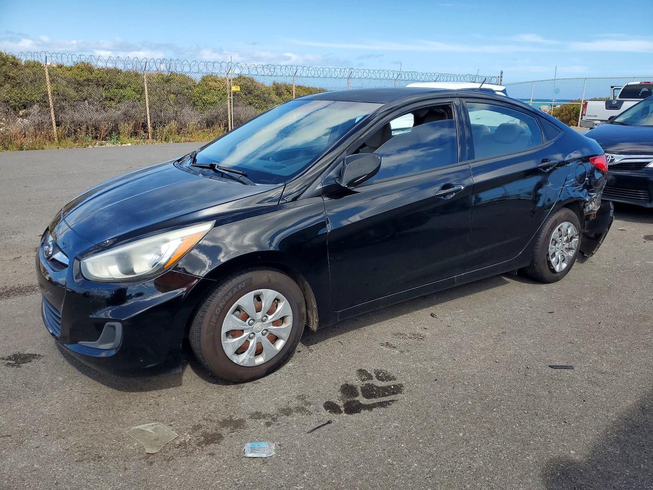 2017 Hyundai Accent SE, VIN KMHCT4AE2HU245470 — Rear end