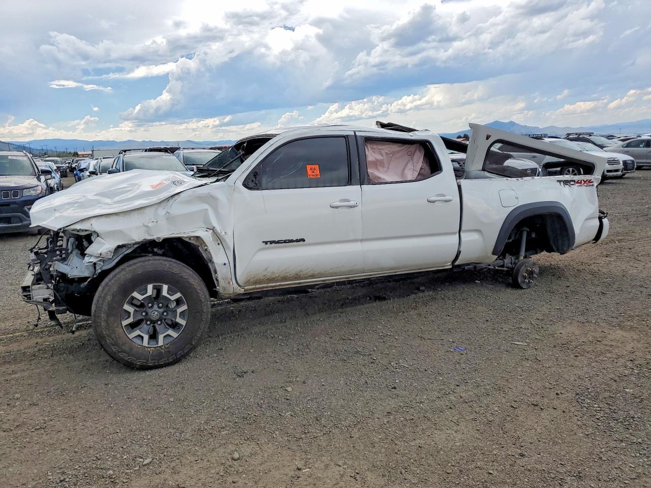 2023 Toyota Tacoma SR5, VIN 3TYDZ5BNXPT022080 — Опрокидывание