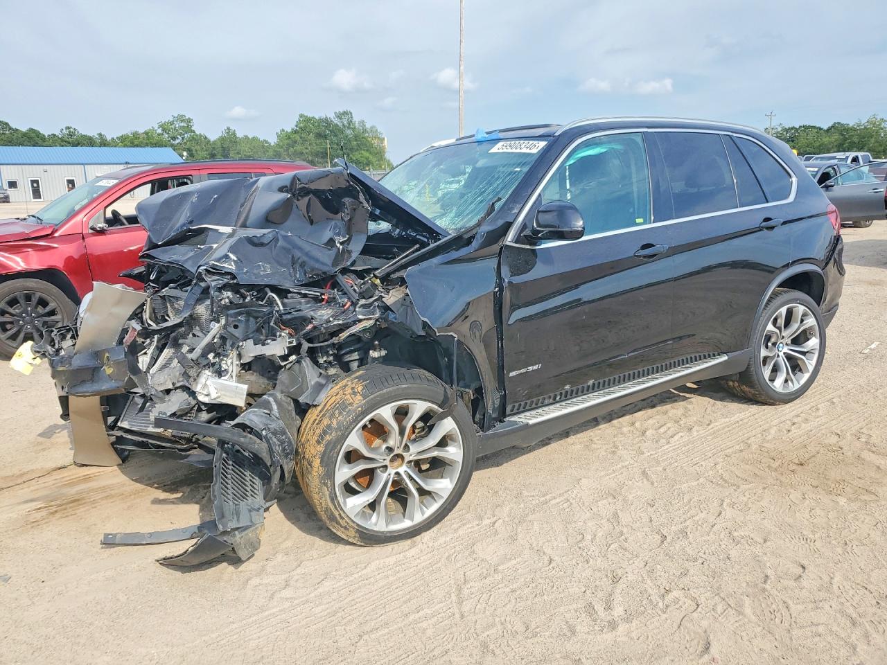 2015 BMW X5 sDrive35i, VIN 5UXKR2C54F0H37231 — Front end