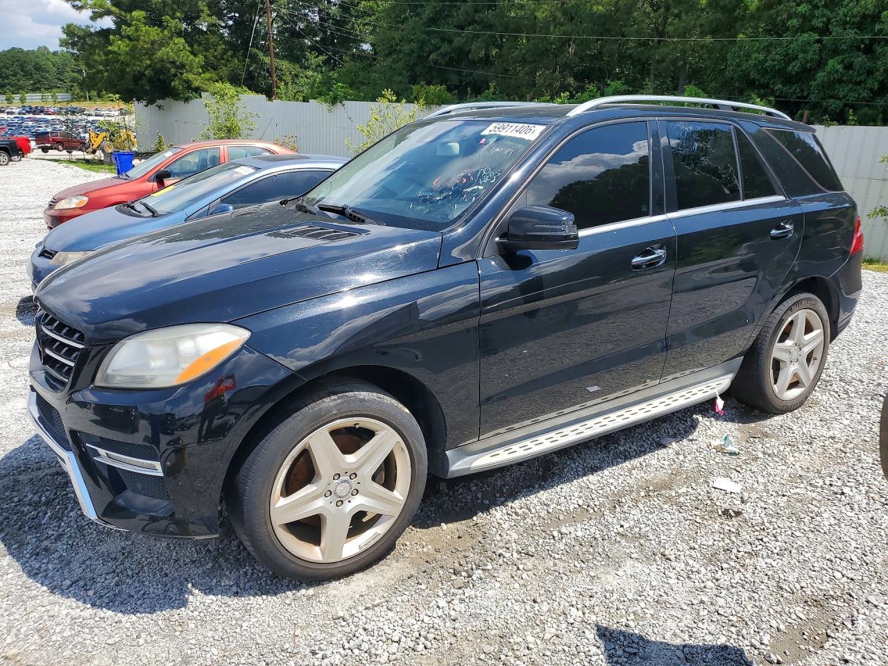 2015 Mercedes-Benz M 400, VIN 4JGDA5GB7FA482905 — Minor dents and scratches