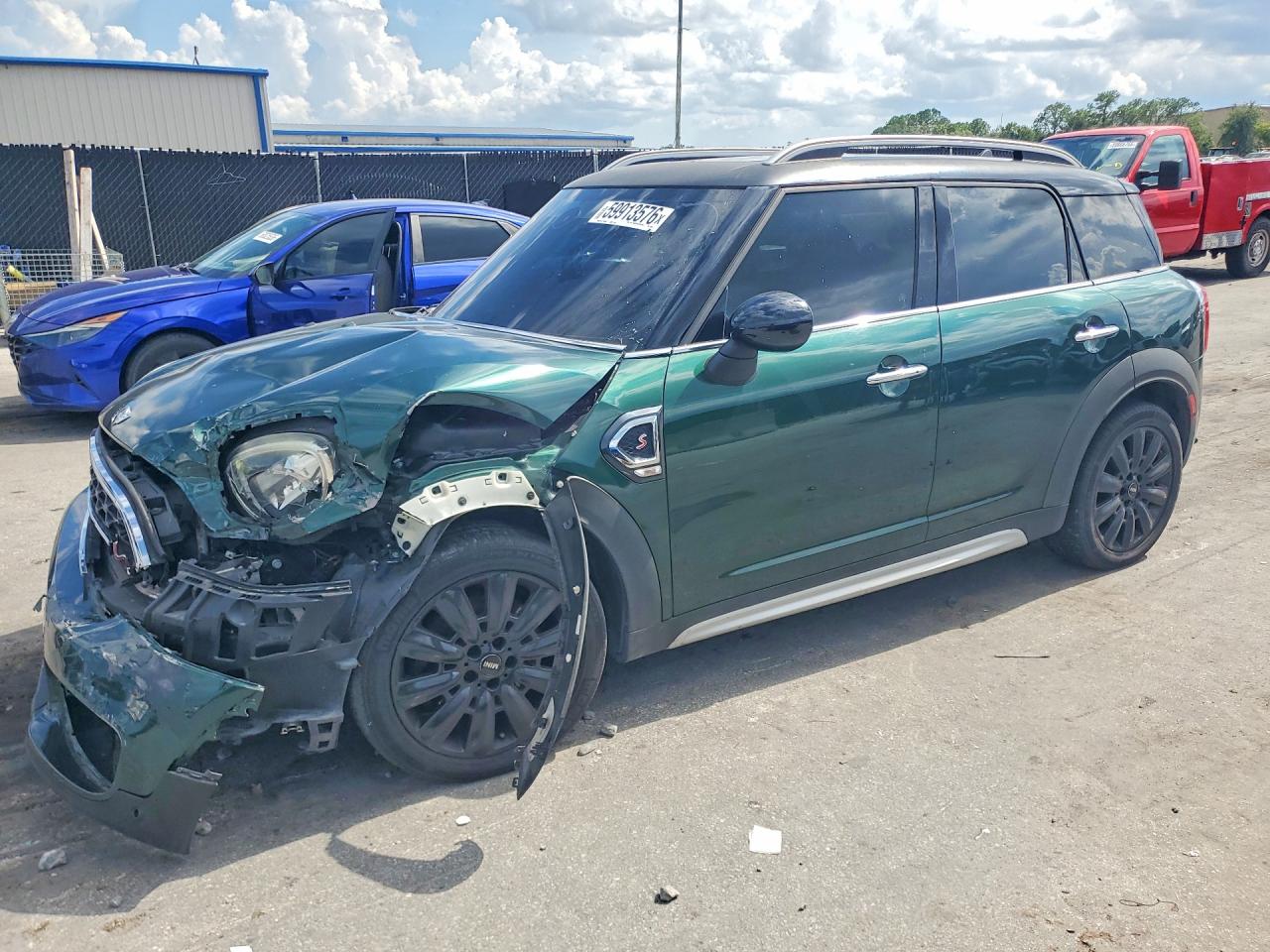 2018 MINI Countryman Cooper S, VIN WMZYT3C38J3E00831 — Front end