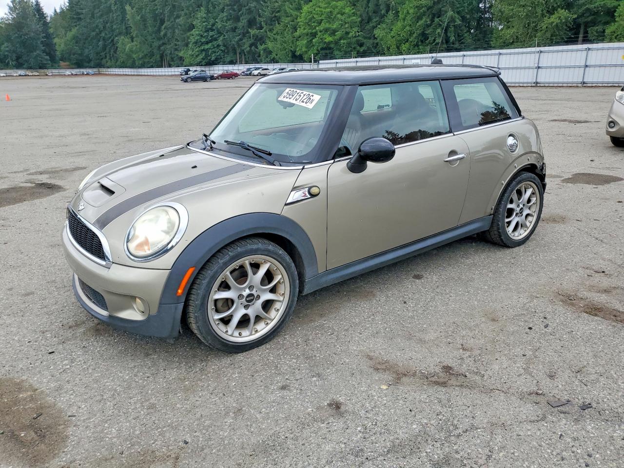 2007 MINI Hardtop S, VIN WMWMF73577TL83361 — Зад