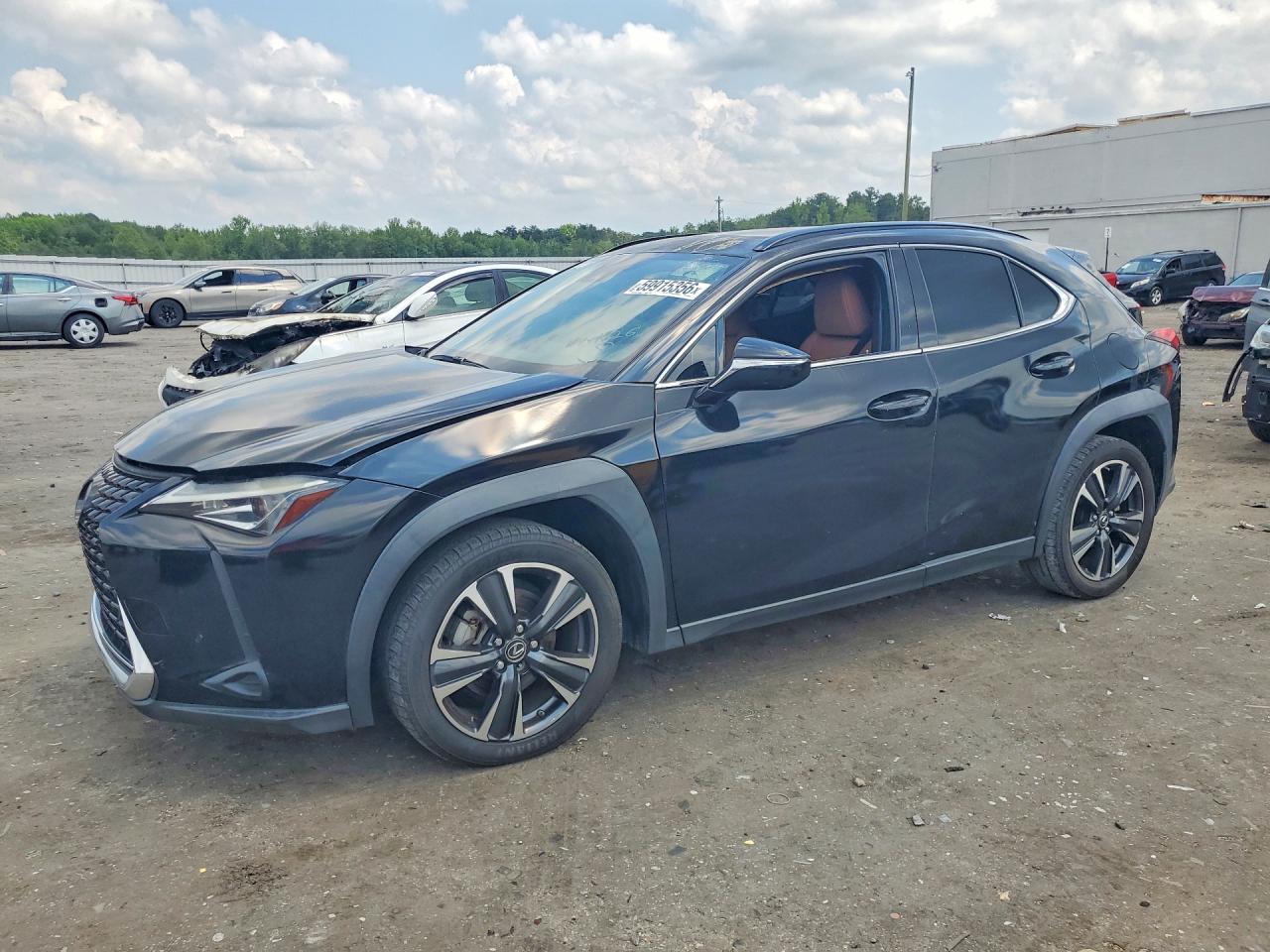 2021 Lexus UX 200, VIN JTHP3JBH3M2043576 — Перед