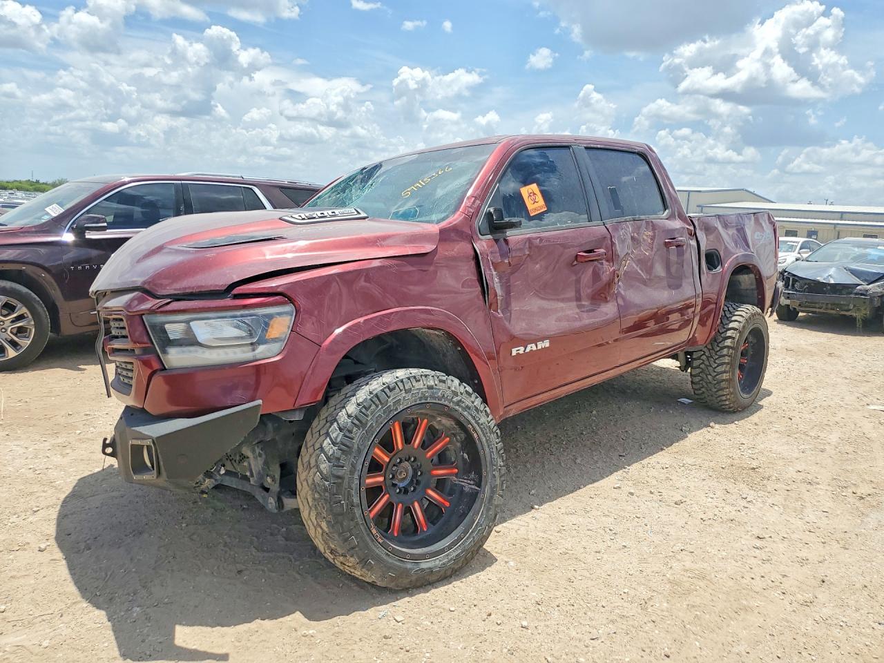 2020 Ram 1500 Laramie, VIN 1C6SRFJT2LN134209 — Front end