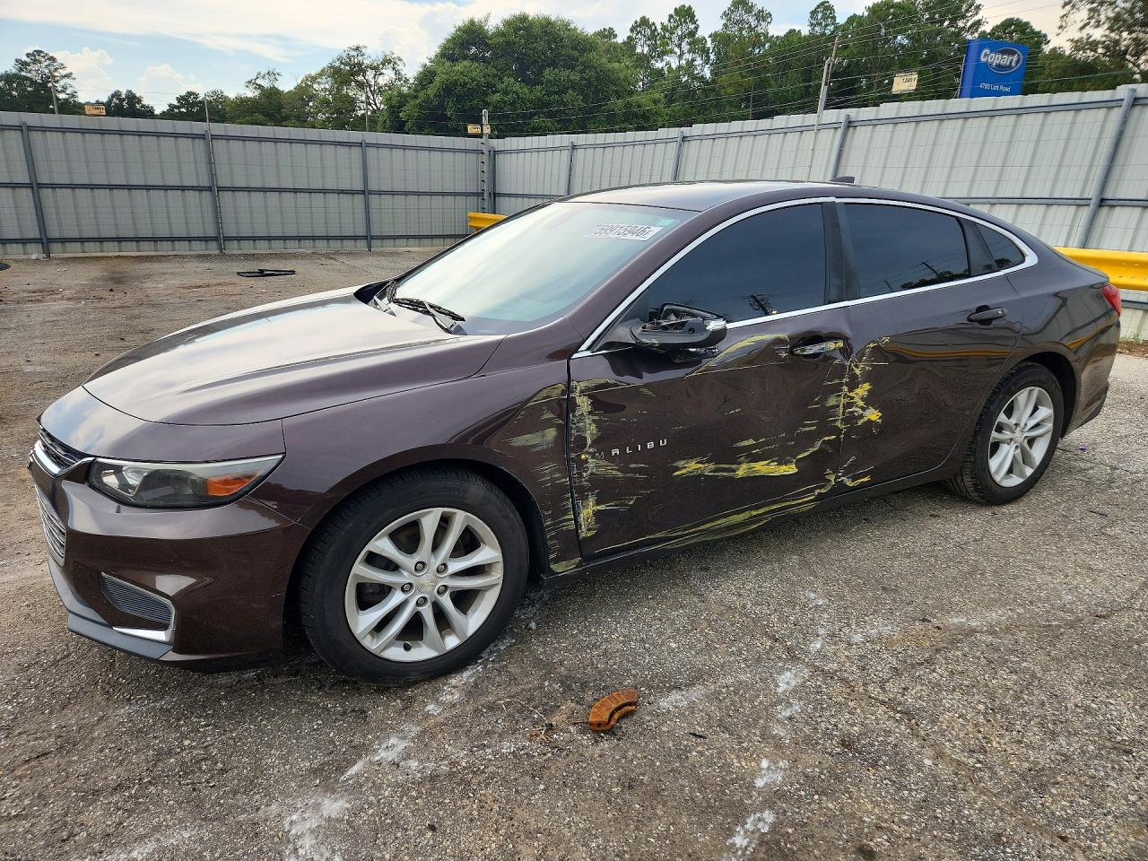 2016 Chevrolet Malibu LT, VIN 1G1ZE5ST2GF330302 — Side