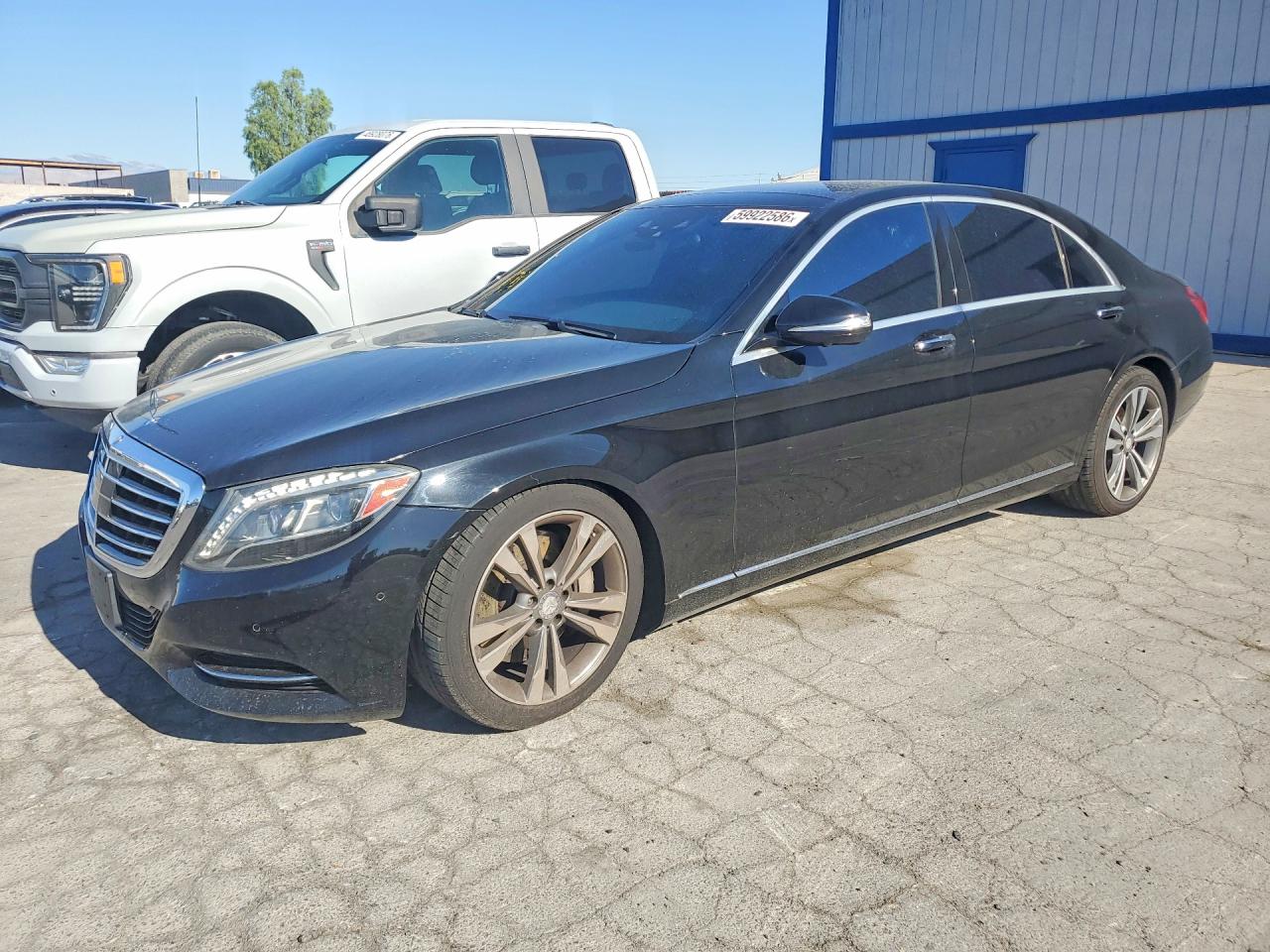 2016 Mercedes-Benz S 550, VIN WDDUG8CB4GA207607 — Minor dents and scratches