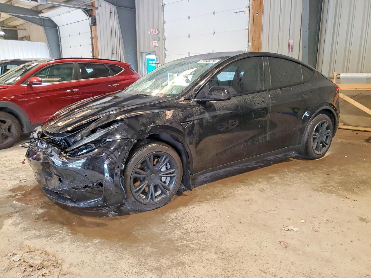 2021 Tesla Model Y Long Range, VIN 5YJYGDEE0MF251604 — Front end