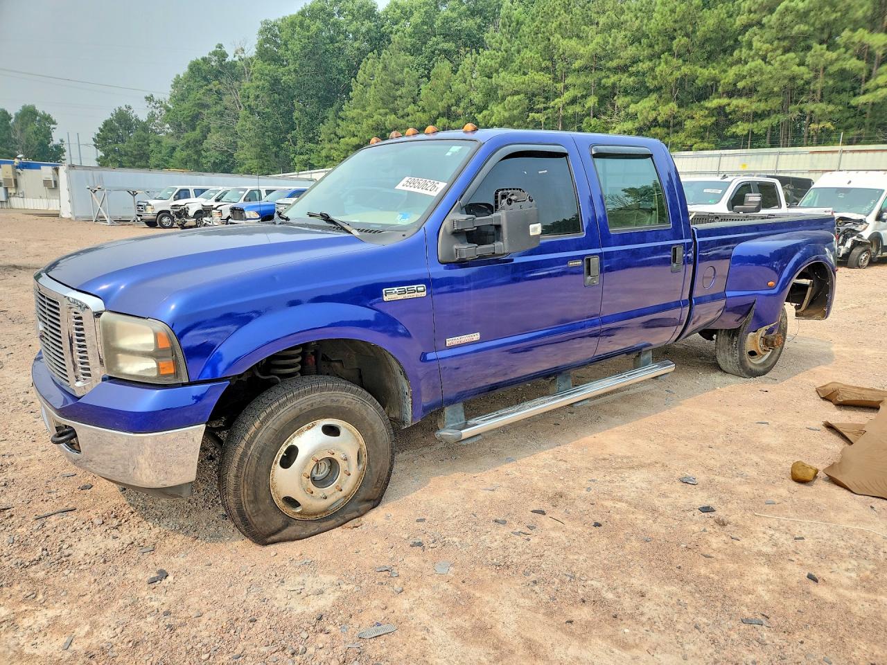 2006 Ford F-350 XL, VIN 1FTWW33P46EC69522 — Side