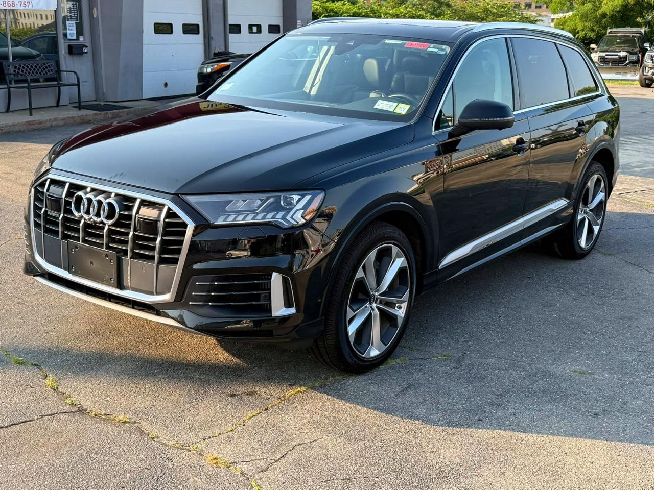 2023 Audi Q7 Premium Plus, VIN WA1LXBF78PD011866 — Мелкие вмятины и царапины