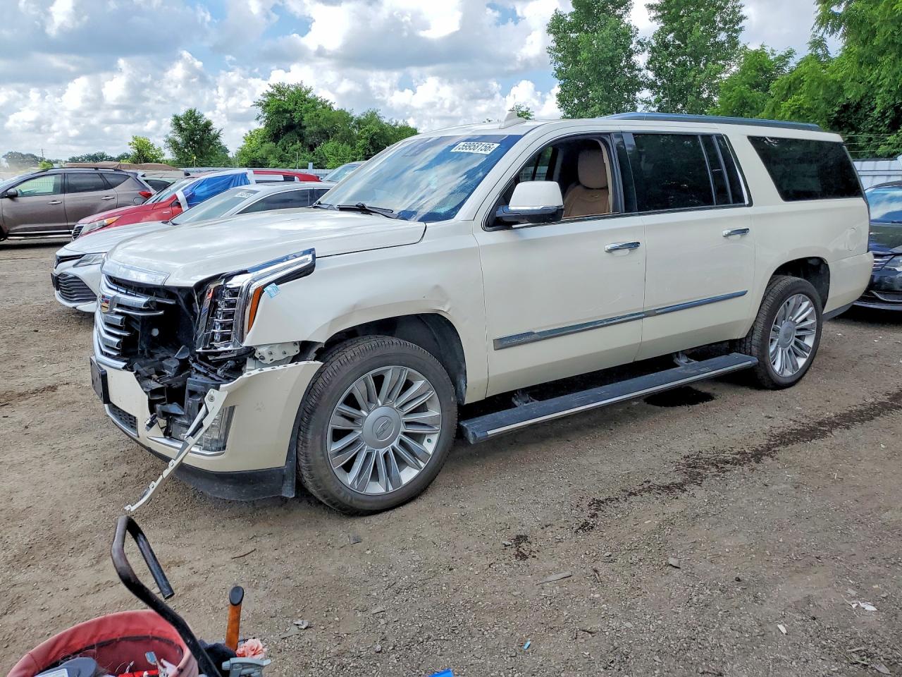 2015 Cadillac Escalade ESV Platinum, VIN 1GYS4UKJ3FR632869 — Front end