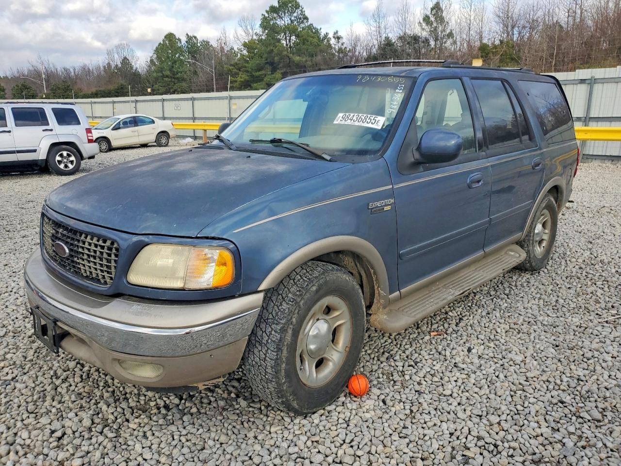 2001 Ford Expedition Eddie Bauer, VIN 1FMEU17L11LA32385 — Зад