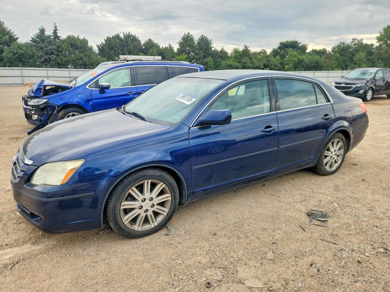 2005 Toyota Avalon XLS, VIN 4T1BK36B85U014544 — Rear end