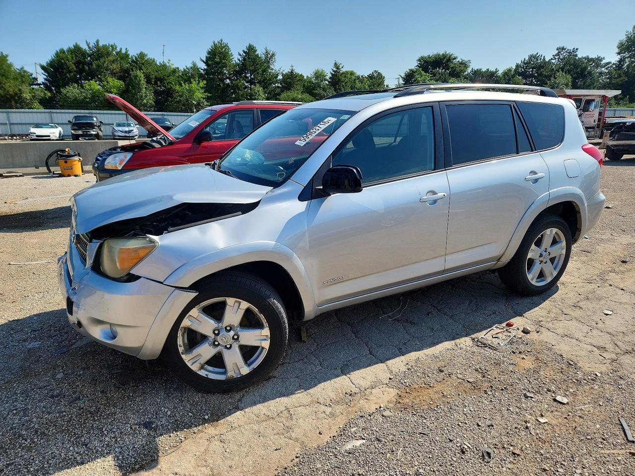 2006 Toyota RAV4 Sport, VIN JTMBD32V766016483 — Front end