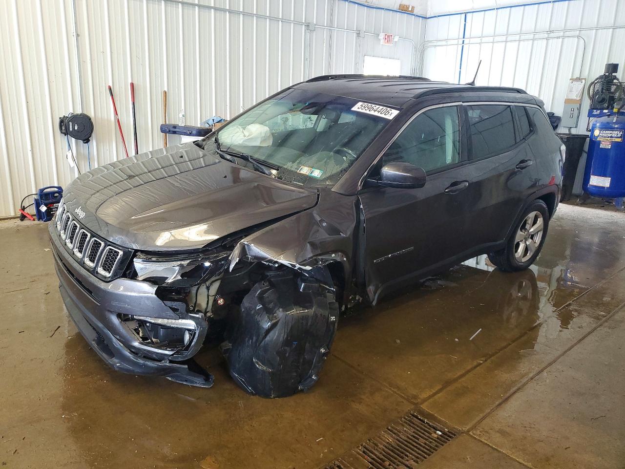 2019 Jeep Compass Latitude, VIN 3C4NJDBB7KT786748 — Перед
