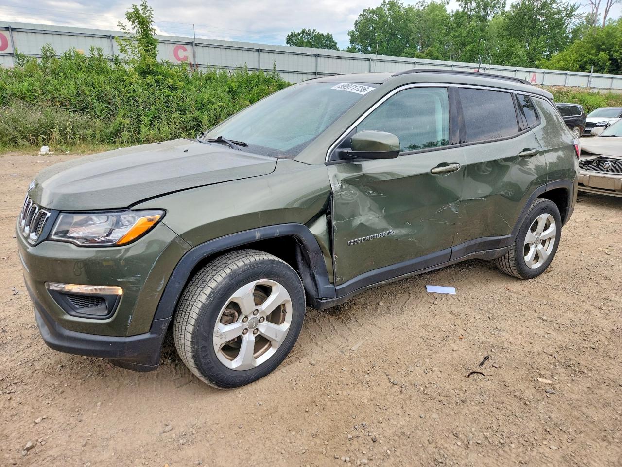2017 Jeep Compass Latitude, VIN 3C4NJDBB4HT647041 — Front end