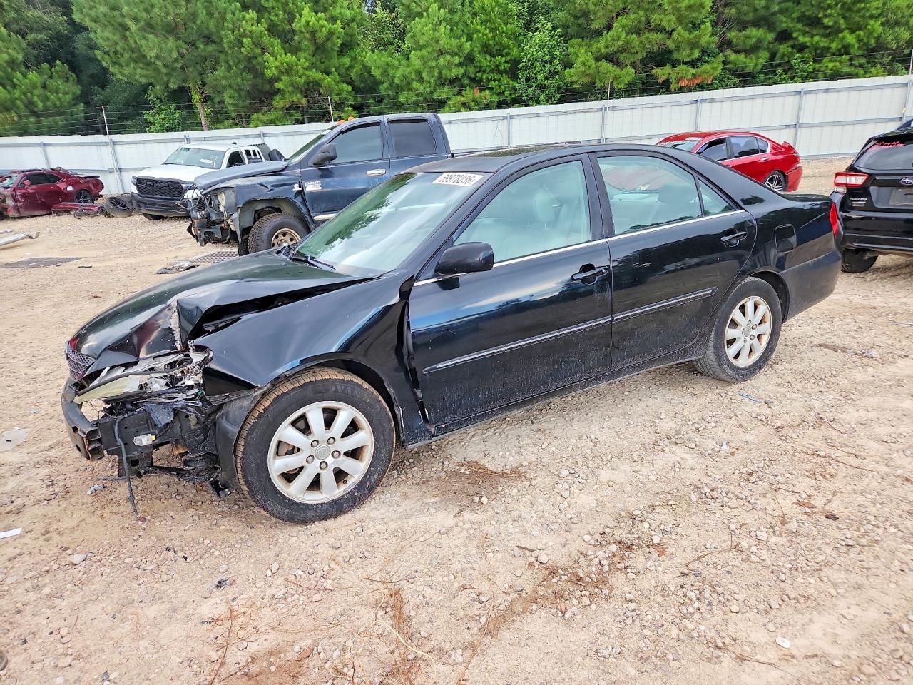 2004 Toyota Camry LE, VIN 4T1BF32K94U080707 — Front end