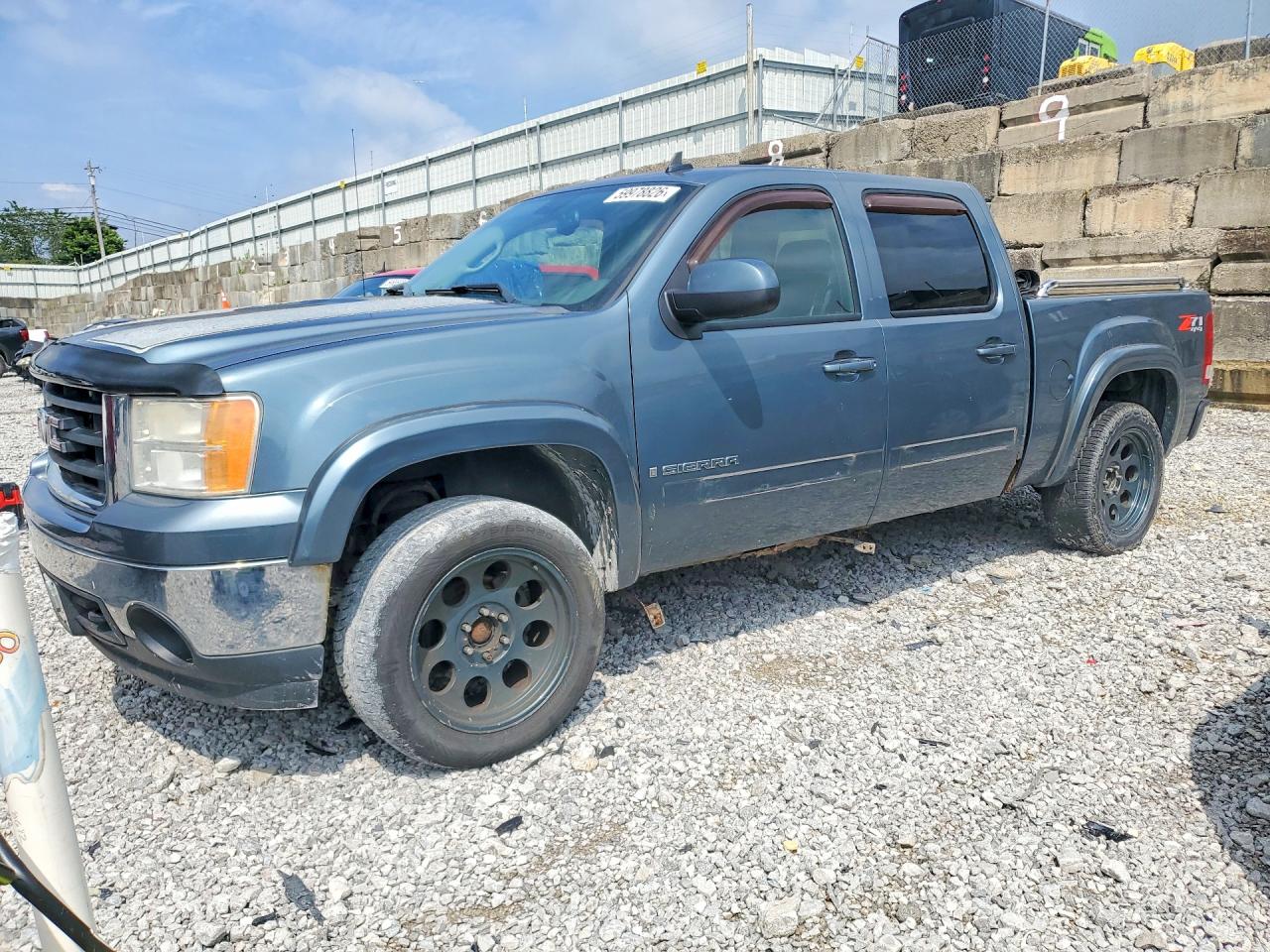 2007 GMC Sierra 1500 SLT, VIN 2GTEK13MX71561809 — Rear end