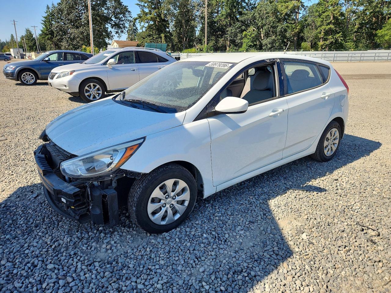 2016 Hyundai Accent SE, VIN KMHCT5AE0GU256200 — Вандализм