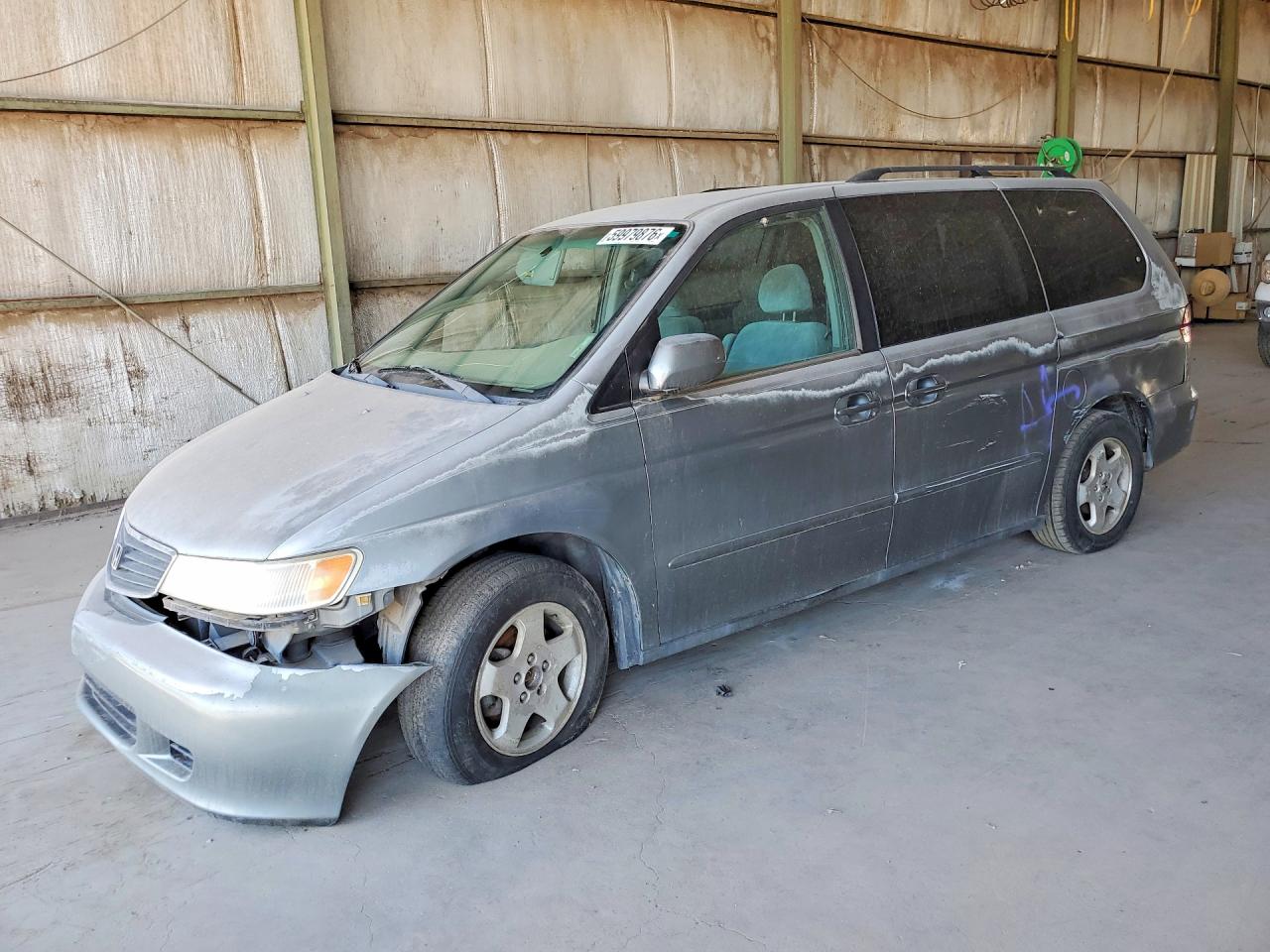 2001 Honda Odyssey EX, VIN 2HKRL18601H514321 — Front end