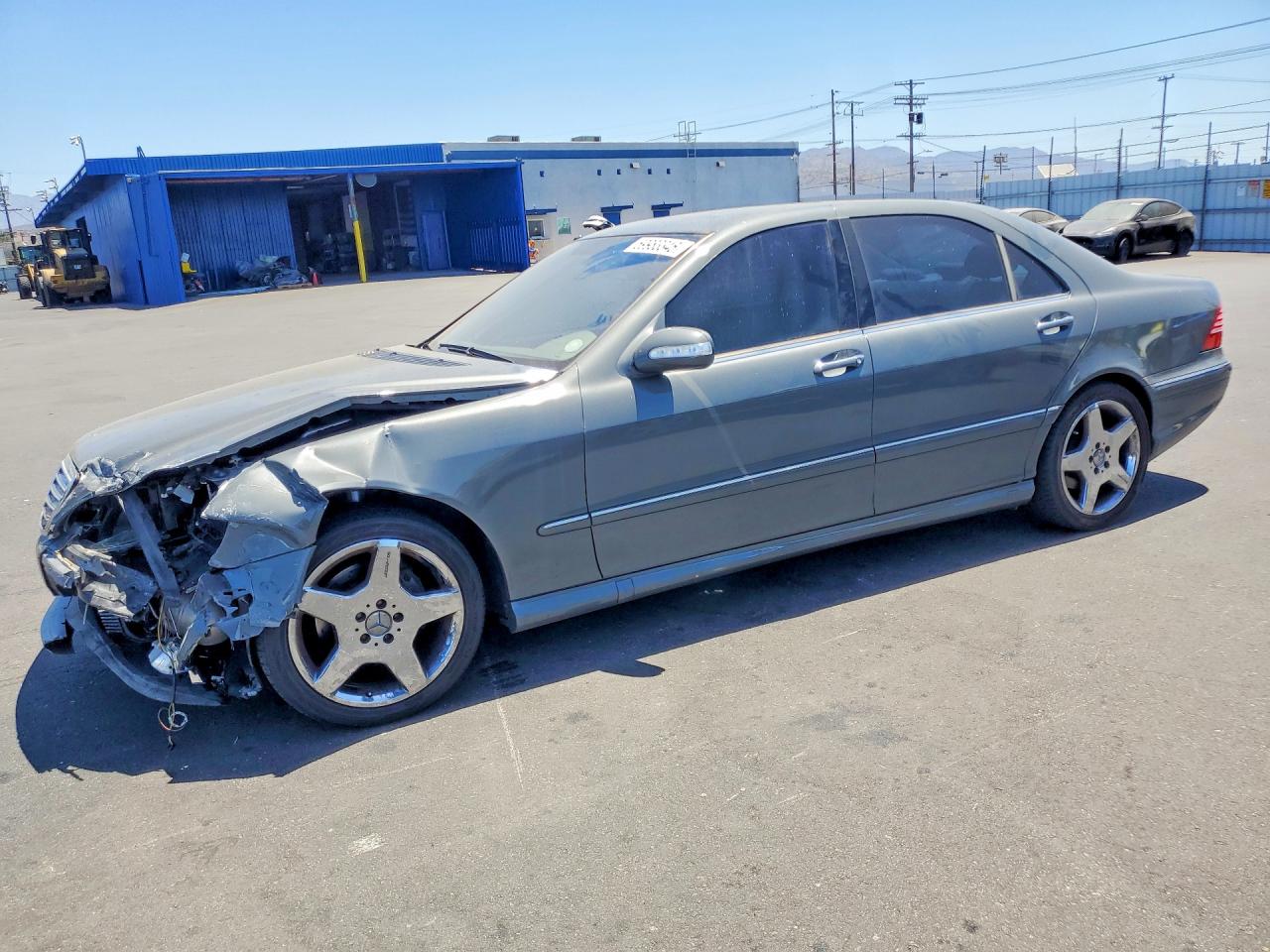 2004 Mercedes-Benz S 430, VIN WDBNG70J14A412803 — Front end