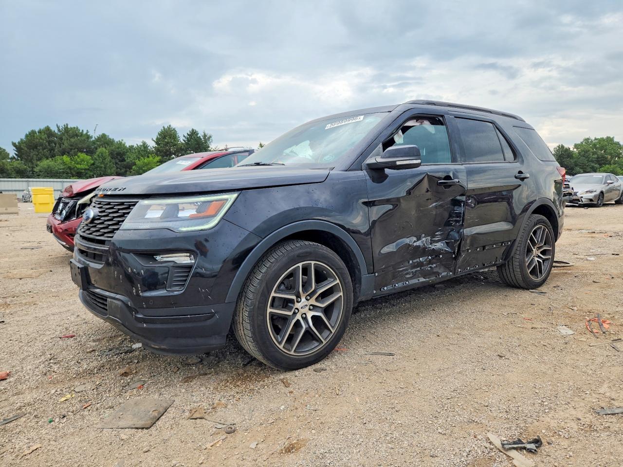 2019 Ford Explorer Sport, VIN 1FM5K8GT0KGA85300 — Side